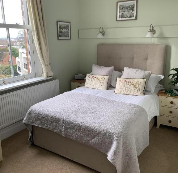 غرفة قياسية, Somerville House