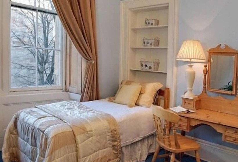 スタンダードトリプルルーム, The Georgian House