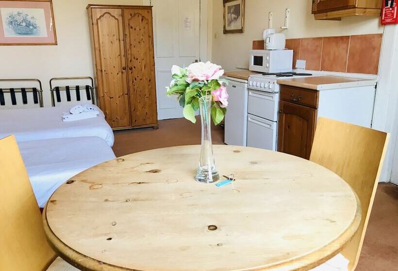 スタンダードスタジオ, The Georgian House