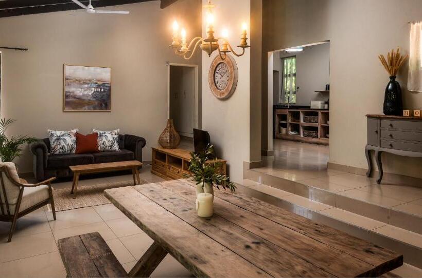 דירת חדר, Petite Provence B&b