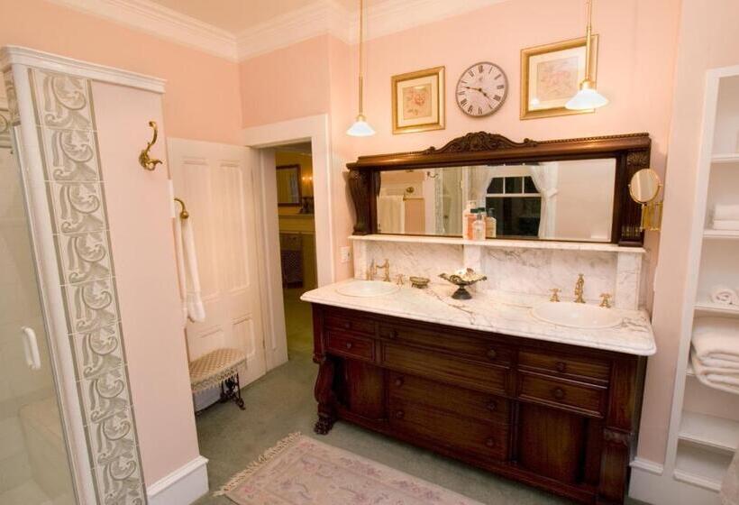 스탠다드 룸, The Bissell House Bed & Breakfast