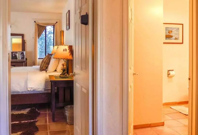 اتاق استاندارد با تخت دو نفره بزرگ, Topanga Canyon Inn Bed And Breakfast