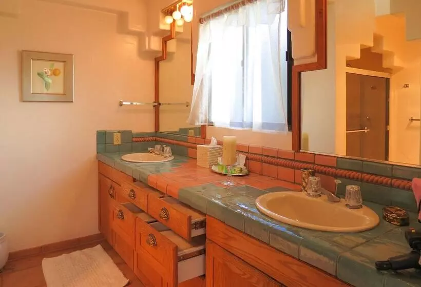 اتاق رمانتیک, Topanga Canyon Inn Bed And Breakfast