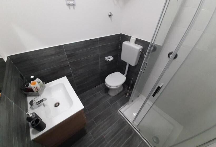 غرفة سوبيريور ثلاثية, Donna Rosita