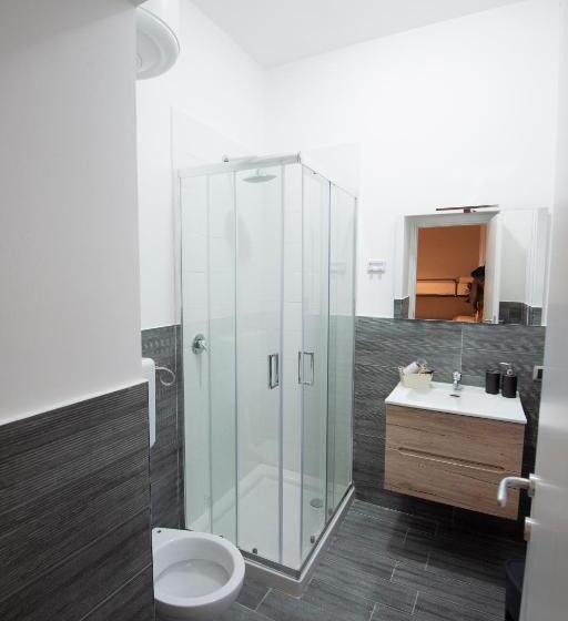 غرفة كلاسيكية رباعية, Donna Rosita