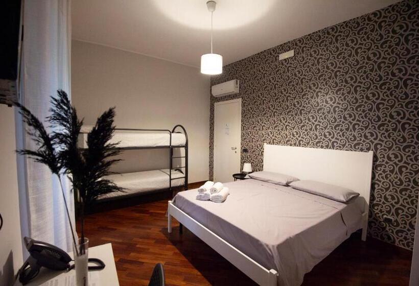 غرفة كلاسيكية رباعية, Donna Rosita