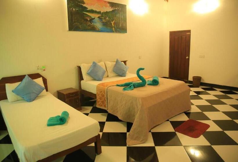 디럭스 트리플 룸, Green Light Holiday Village