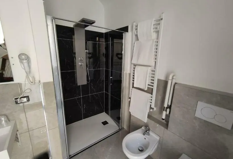 اتاق استاندارد, Novara