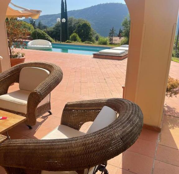 فيلا غرفة نوم واحدة مع مسبح, Villa Con Piscina Privata   Vista Panoramica   7s   20 Guest
