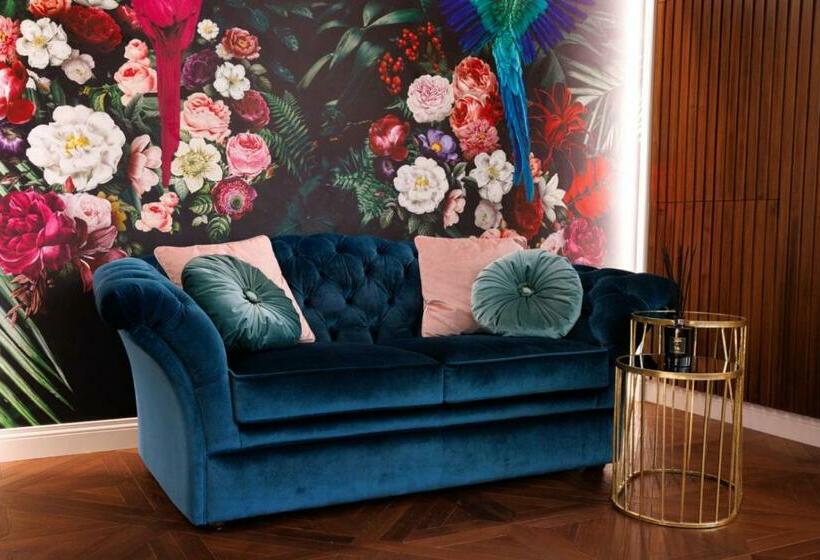 סוויטת ג'וניור, Ai Pozzi Di Lenola