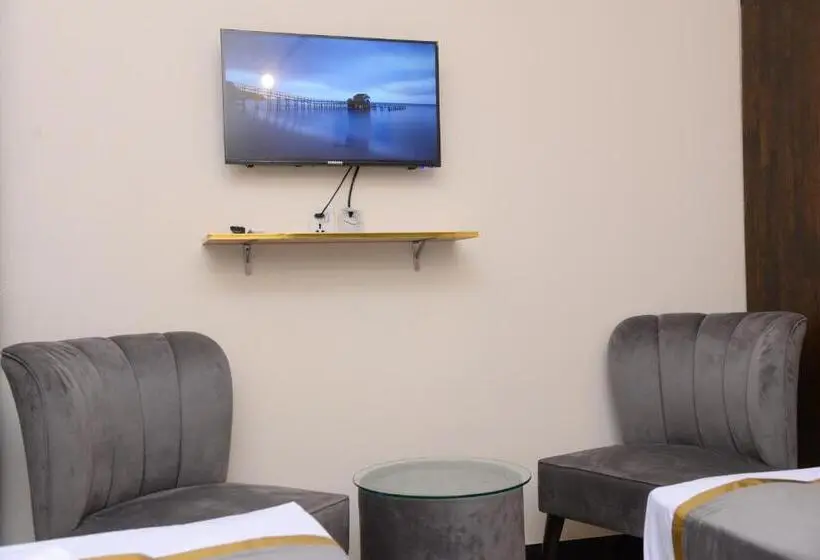 اتاق لوکس سه تخته, Go Room Hotel Lahore