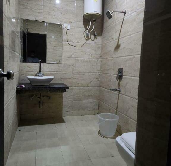 Номер Deluxe, City Lite Delhi