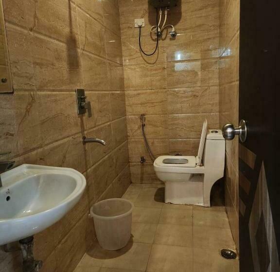 디럭스 룸, City Lite Delhi