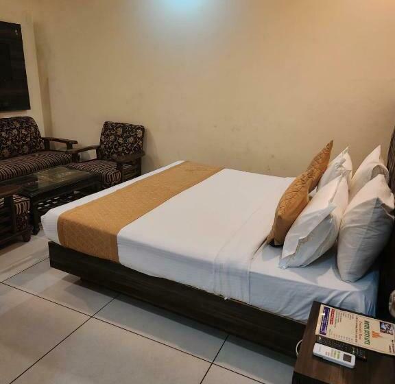 디럭스 룸, City Lite Delhi