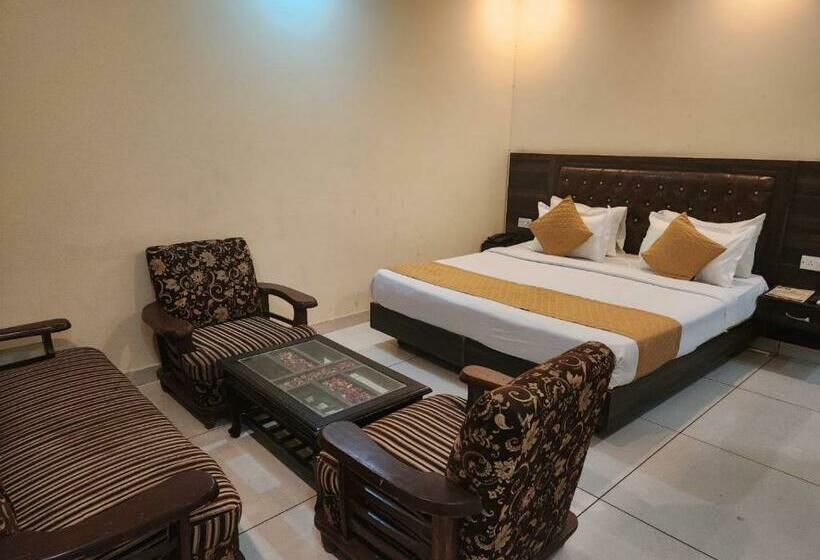 디럭스 룸, City Lite Delhi