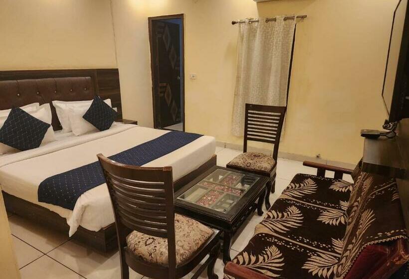 Номер Deluxe, City Lite Delhi