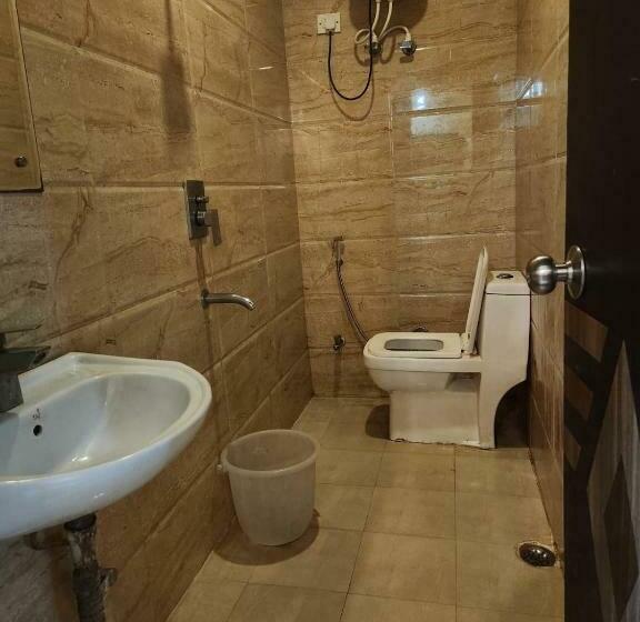 디럭스 룸, City Lite Delhi