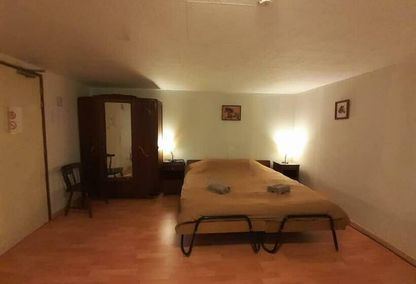 Четырехместный Номер Стандарт, La Baronnerie