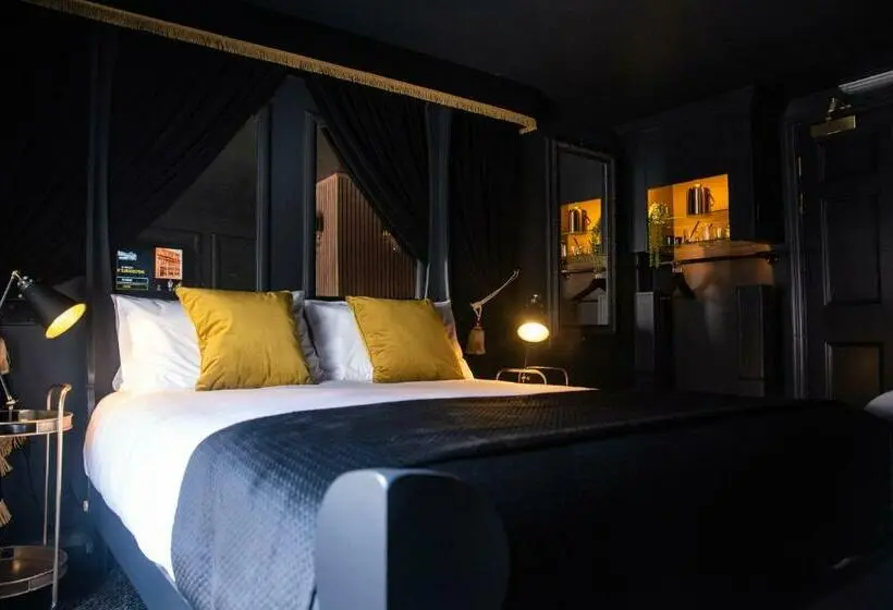 اتاق لوکس, Impossible Motel