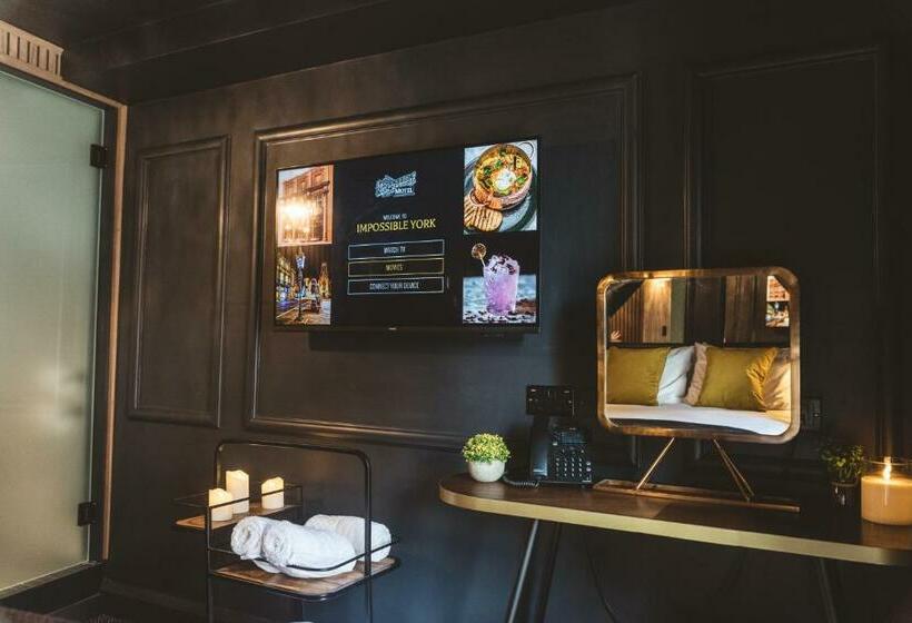 اتاق لوکس, Impossible Motel