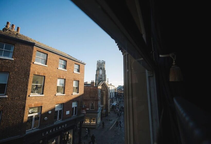 اتاق لوکس, Impossible Motel