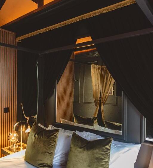 اتاق لوکس, Impossible Motel