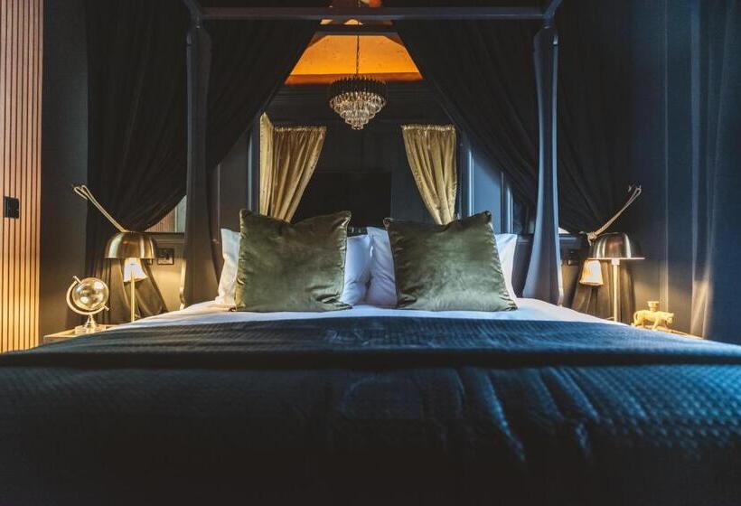 اتاق لوکس, Impossible Motel