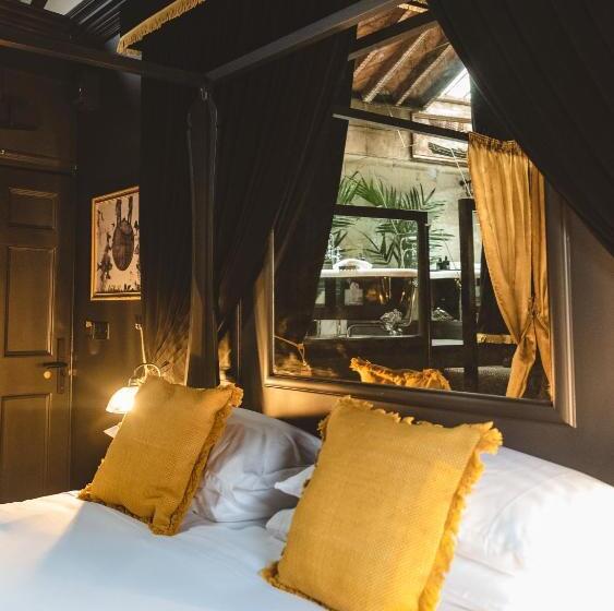 اتاق لوکس با تخت بزرگ, Impossible Motel