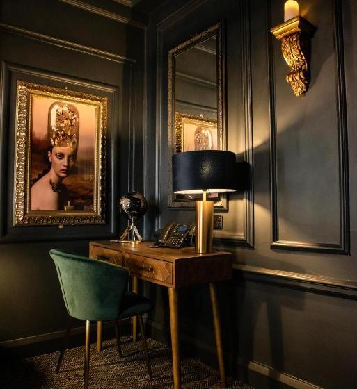 اتاق سوپریور, Impossible Motel