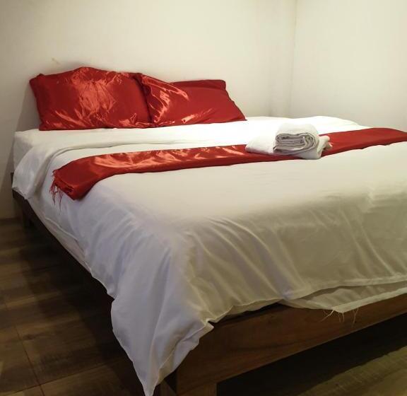 اتاق لوکس با چشم‌انداز باغ, Miley Lodging Restobar