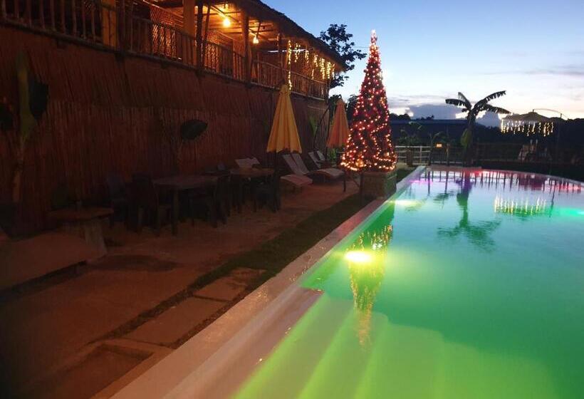 بانگلوی استاندارد با چشم‌انداز دریا, Miley Lodging Restobar