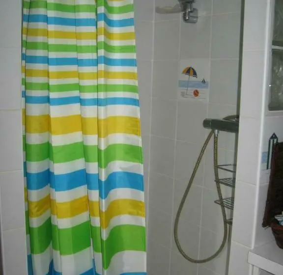 ファミリールーム, Couette Et Cafe Chambre Bleue