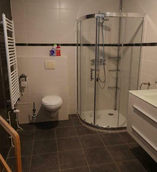 Cameră Familiară, Les Hirondelles Du Moulin