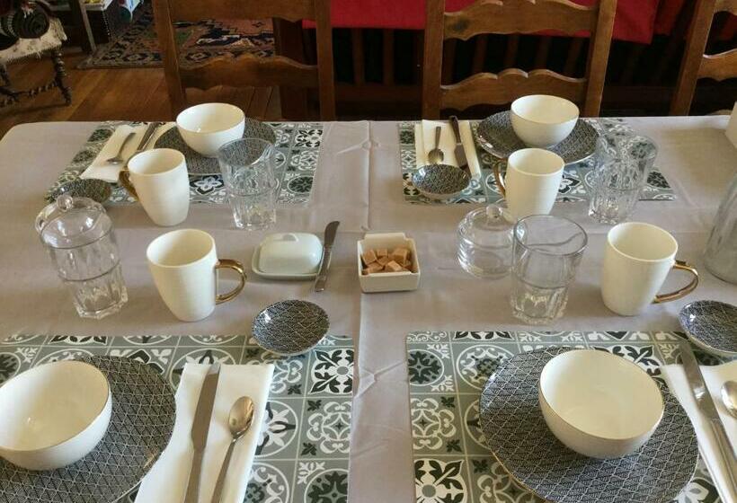 Номер Deluxe, Les Papouz