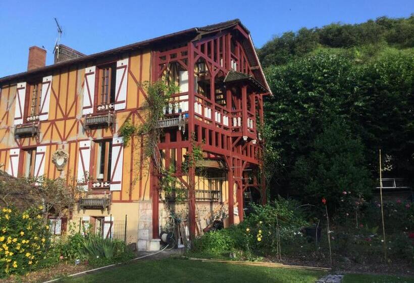 Номер Deluxe, Les Papouz