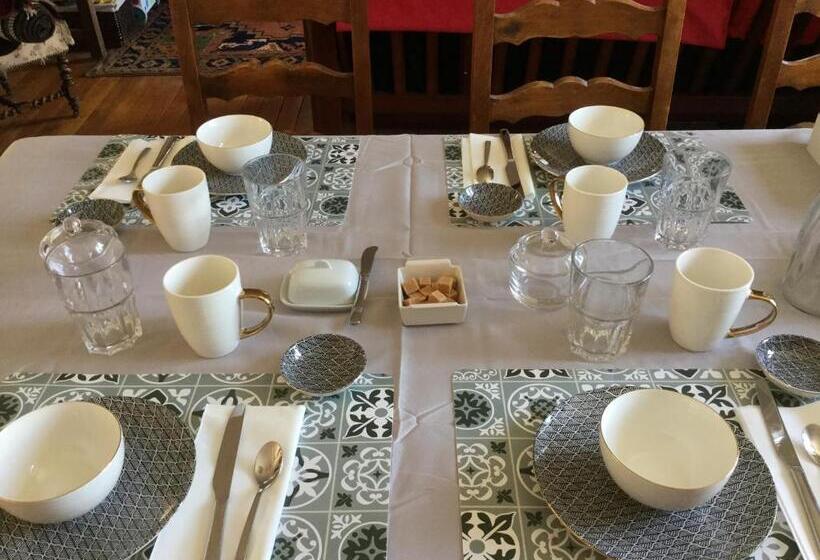 Люкс Вид на Сад, Les Papouz