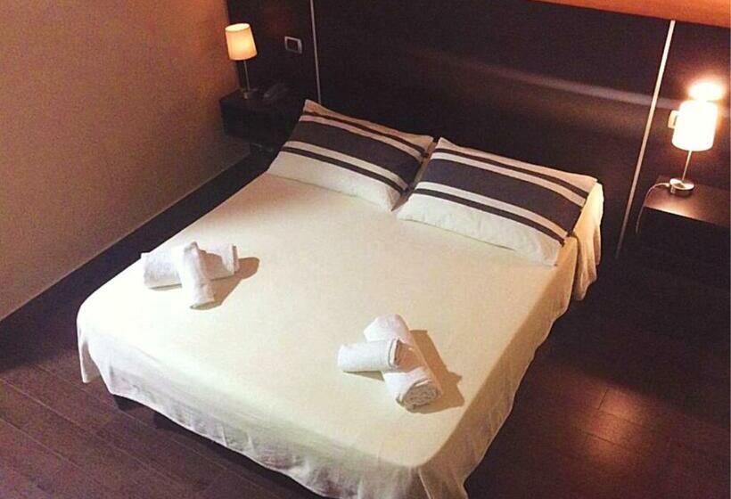 Номер Стандарт Трехместный, Artemide Fiore Club B&b Suite Spa