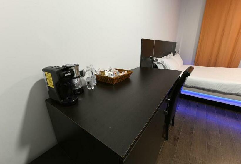 Номер Стандарт Трехместный, Artemide Fiore Club B&b Suite Spa