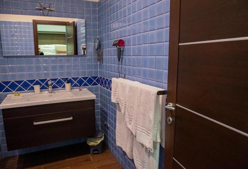 Номер Стандарт Трехместный, Artemide Fiore Club B&b Suite Spa