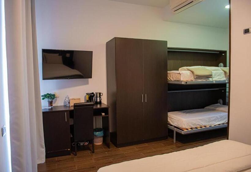 Номер Стандарт Трехместный, Artemide Fiore Club B&b Suite Spa