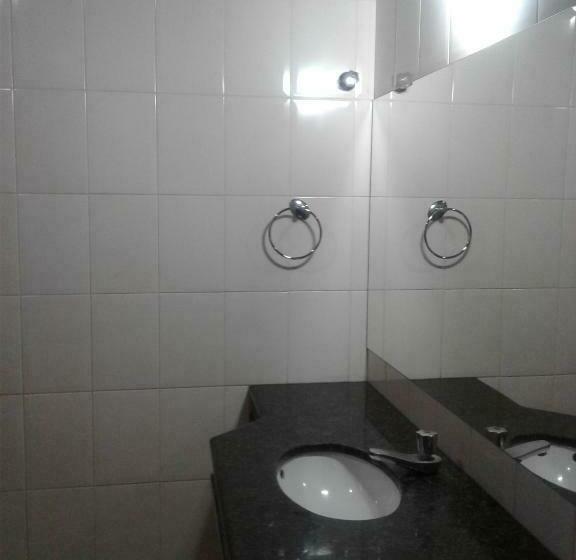 标准间, Centerminas Palace