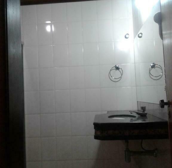 标准间, Centerminas Palace