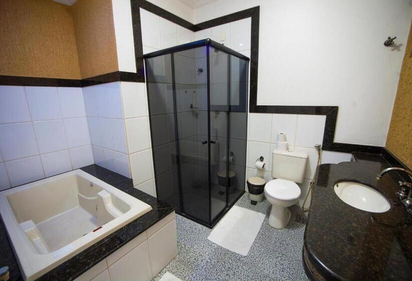 家庭间, Centerminas Palace