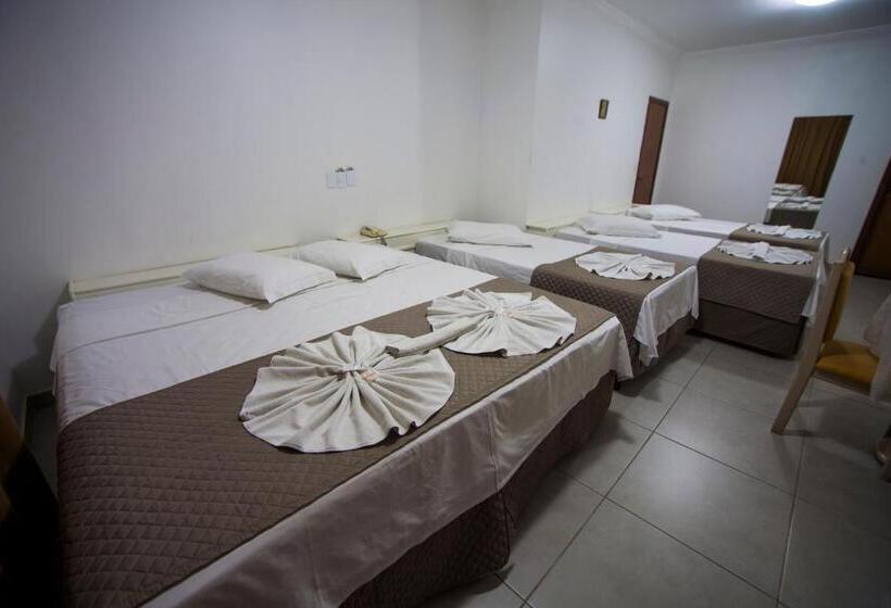 标准三人间, Centerminas Palace