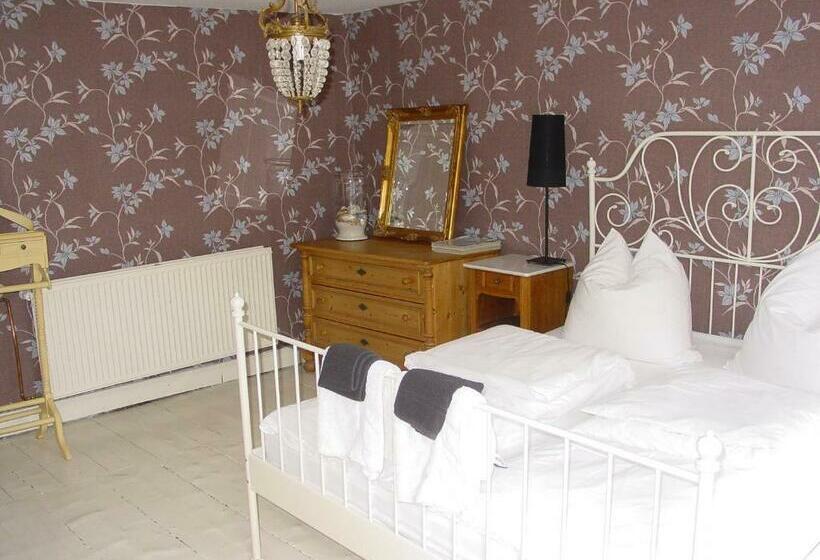 Семейный Номер Совместный Санузел, Robert S Bed & Breakfast