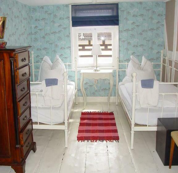 Семейный Номер Совместный Санузел, Robert S Bed & Breakfast