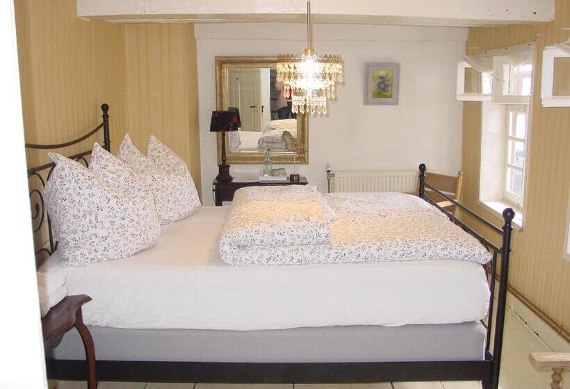 Семейный Номер Совместный Санузел, Robert S Bed & Breakfast