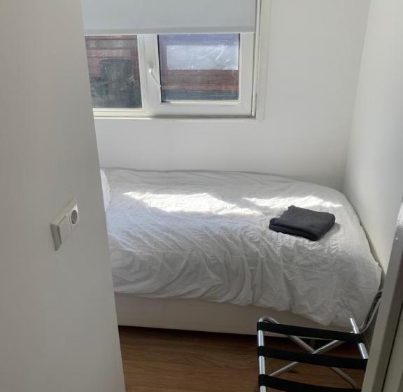 آپارتمان 2 خوابه, Tiny Houseboat B&b On The Amstel River