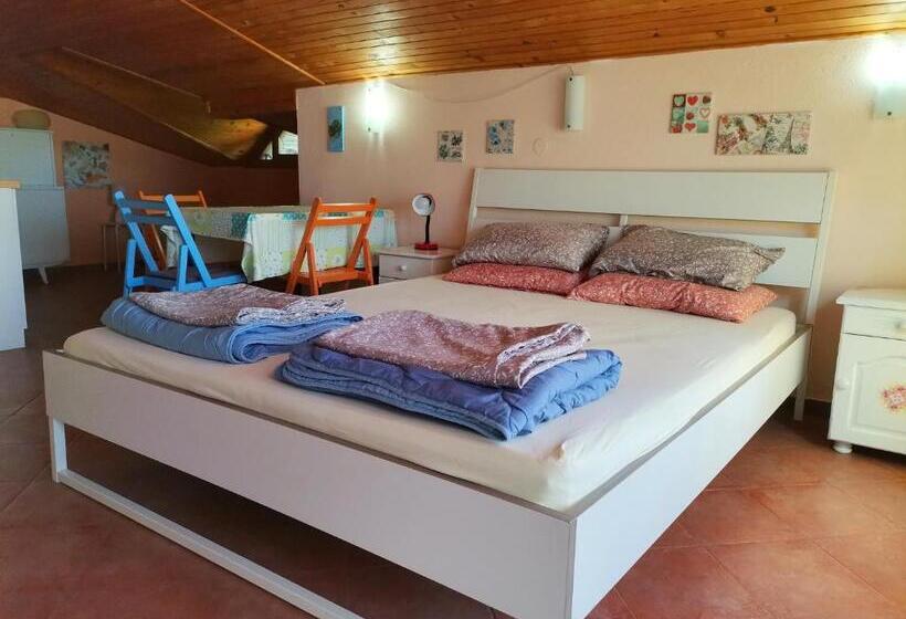 غرفة عائلية, вила фани синеморец