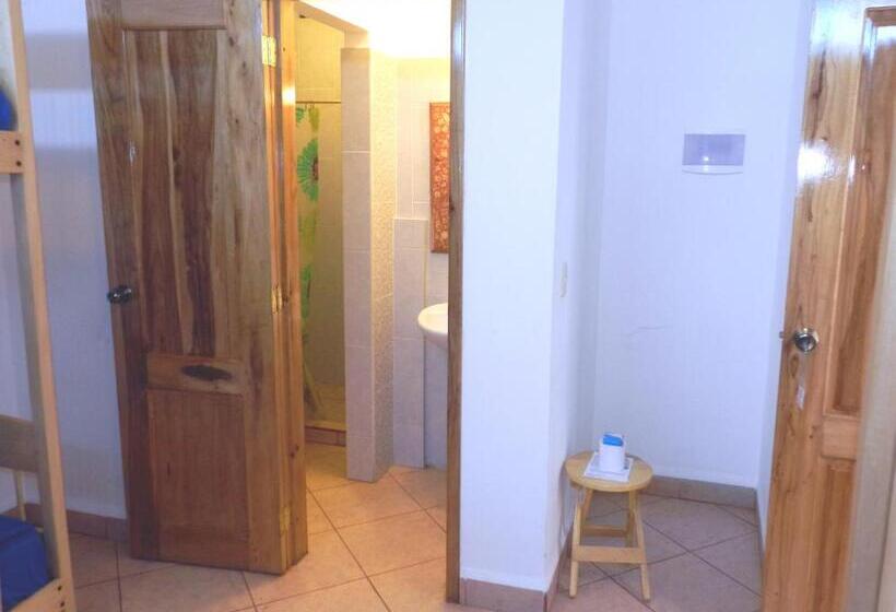 디럭스 패밀리 룸, Hostal Yaku Montañita